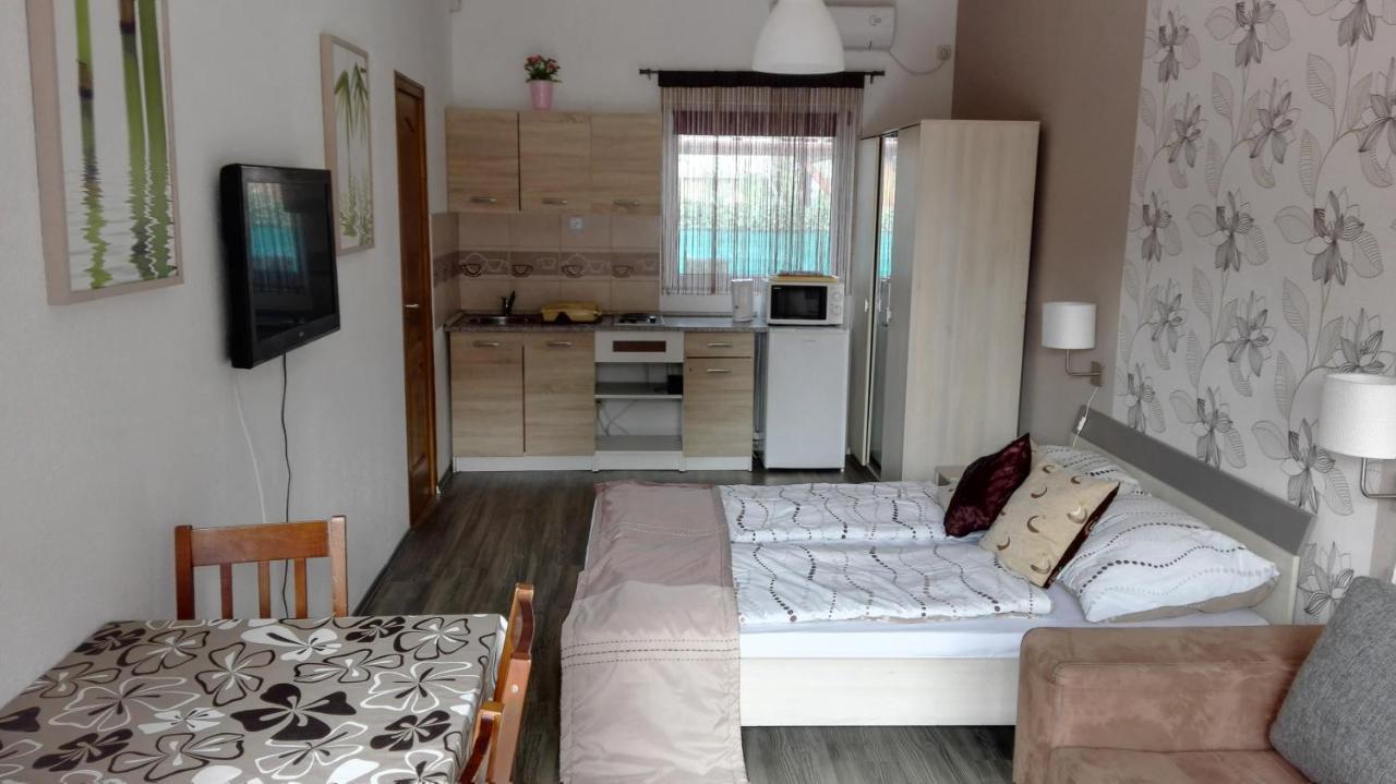 Sunshine Apartman Apartment Siofok Exterior photo